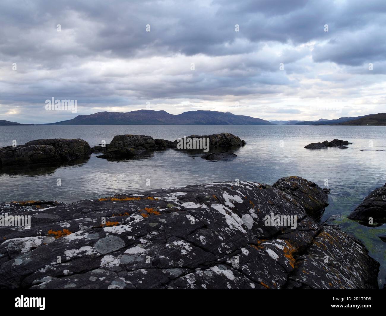 Vue en soirée sur Sound of Sleat à Skye depuis Knoydart Banque D'Images