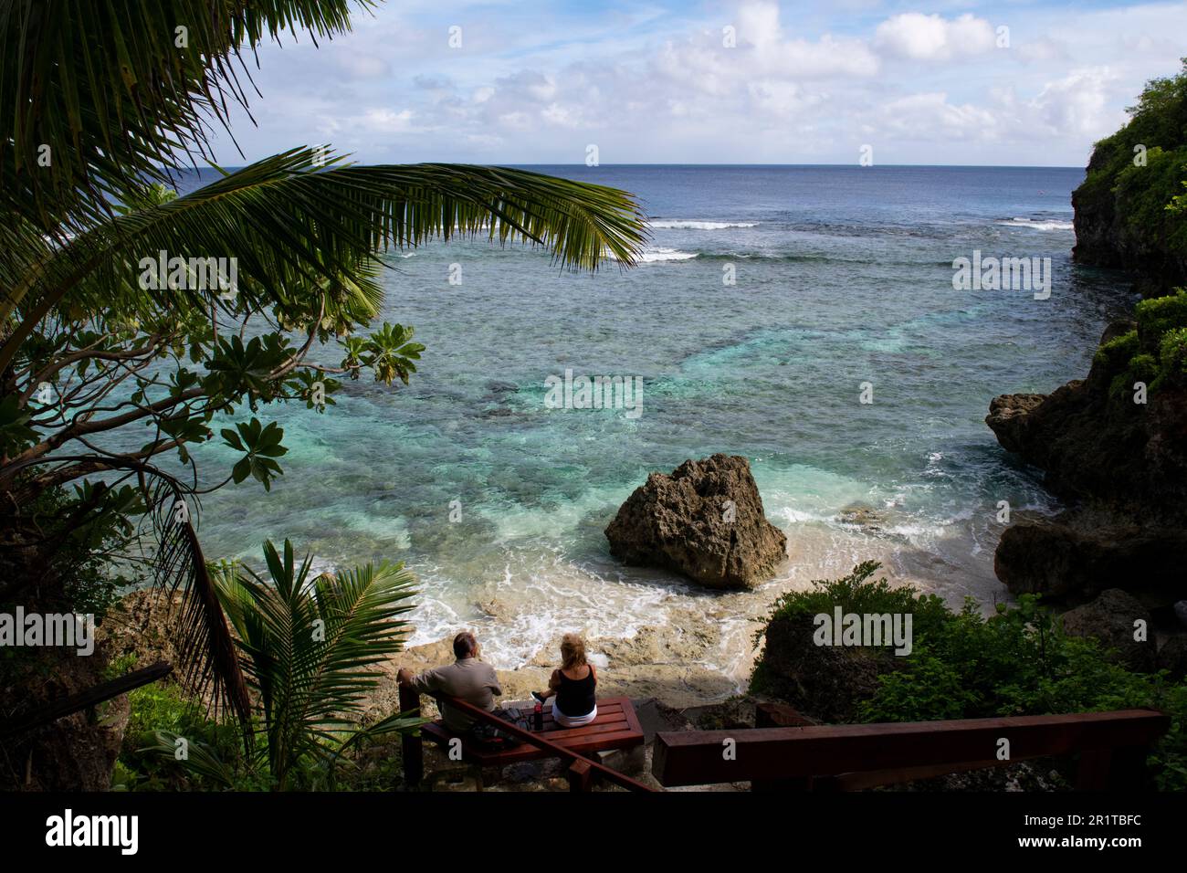Nioué, communément appelé le Rocher ou le Rocher de Polynésie. Alofi, vue sur le récif d'Utuko. Banque D'Images