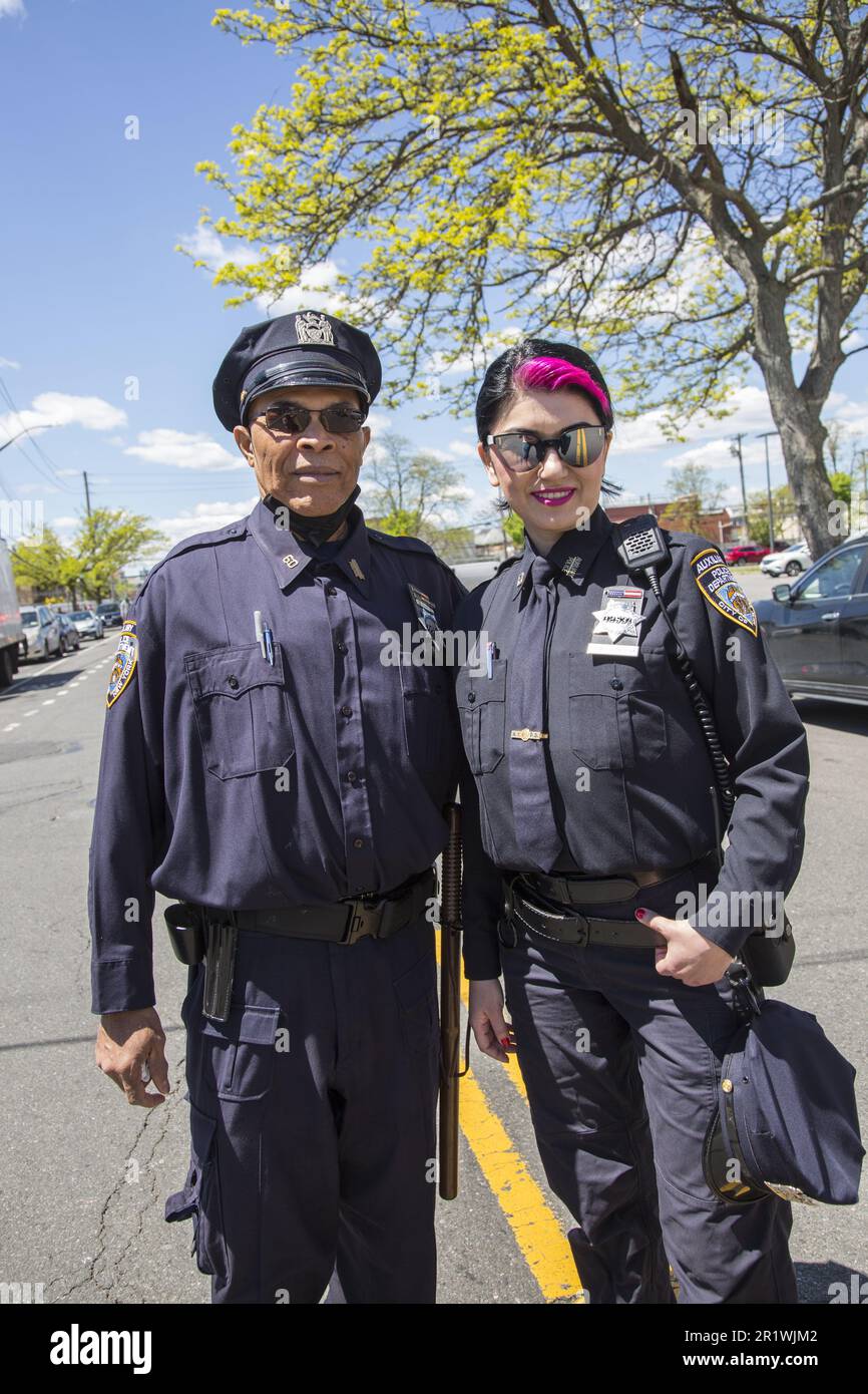 Police auxiliaire de NYPD dans le quartier de Coney Island à Brooklyn, New York. Banque D'Images