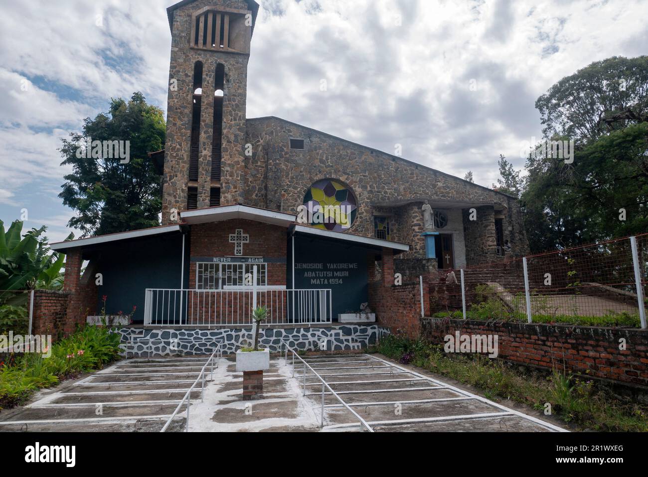 Mémorial de l'Église et du génocide à Kibuye, Rwanda Banque D'Images Mémorial de l'Église et du génocide à Kibuye, Rwanda Banque D'Images