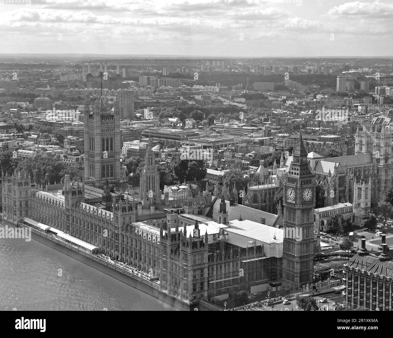 Une vue aérienne Big Ben et le Parlement dans la ville de Londres, en Angleterre, en niveaux de gris Banque D'Images