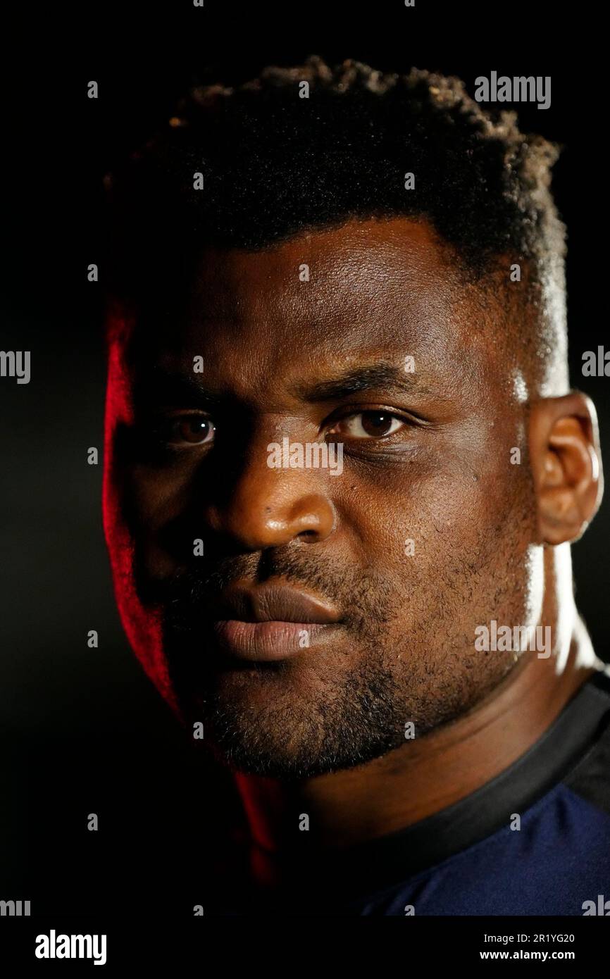 Los Angeles, CA, États-Unis. 15th mai 2023. Los Angeles, CA - 16 mai: Francis Ngannou dans les coulisses de son entraînement vidéo promotionnel à la Ligue des combattants professionnels - Francis Ngannou entraînement au Unbreakable Performance Center on 15 mai 2023 à Los Angeles, CA (photo de Louis Grasse/PFL/PX Images) crédit: PX Images/Alay Live News Banque D'Images