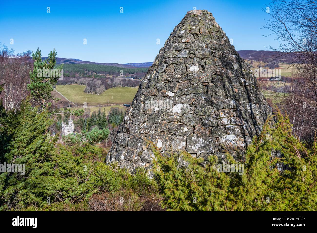 Cairn du Prince Leopold sur le domaine Balmoral, Royal Deeside, Aberdeenshire, Écosse, Royaume-Uni Banque D'Images