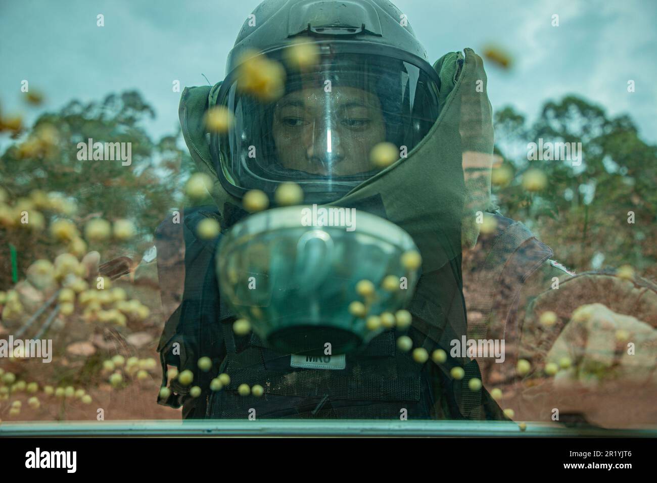 NANNING, CHINE - le 16 MAI 2023 - un agent d'élimination des explosifs dispense une formation de concentration pendant une formation professionnelle d'élimination des explosifs de TH Banque D'Images