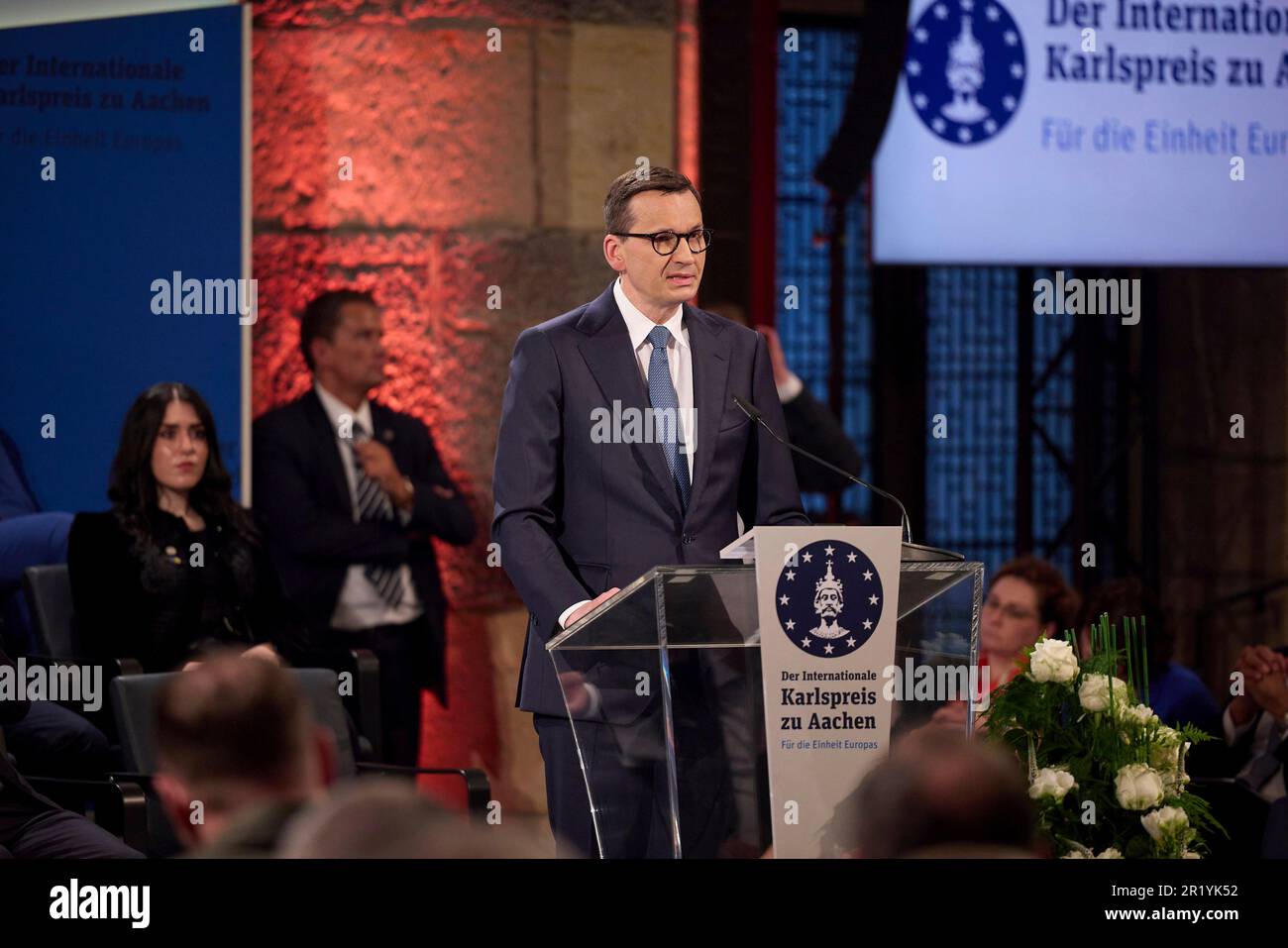 Le Premier ministre polonais Mateusz Morawiecki prononce une allocution lors de la cérémonie de remise du Prix Charlemagne international d'Aix-la-Chapelle, 14 mai 2023, à Aix-la-Chapelle, en Allemagne. Le président ukrainien Volodymyr Zelenskyy et le peuple ukrainien ont reçu le prix pour avoir "lutté pour défendre non seulement la souveraineté de leur pays et la vie de ses citoyens, mais aussi l'Europe et les valeurs européennes". Crédit: Pool photo/Bureau de presse présidentiel ukrainien/Alamy Live News Banque D'Images