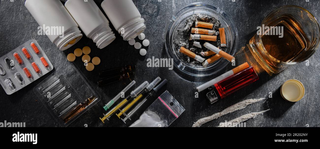 Les substances addictives, y compris l'alcool, les cigarettes et les drogues Banque D'Images