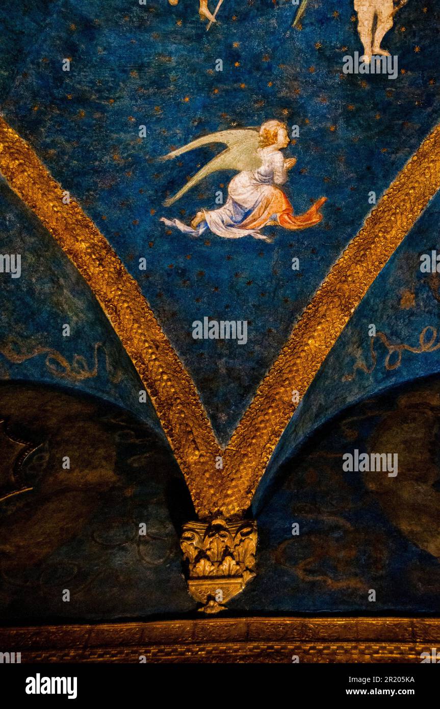 Fresque d'ange sur le plafond voûté de la chapelle ducale dans le château des Sforza à Milan, Itlay. Banque D'Images