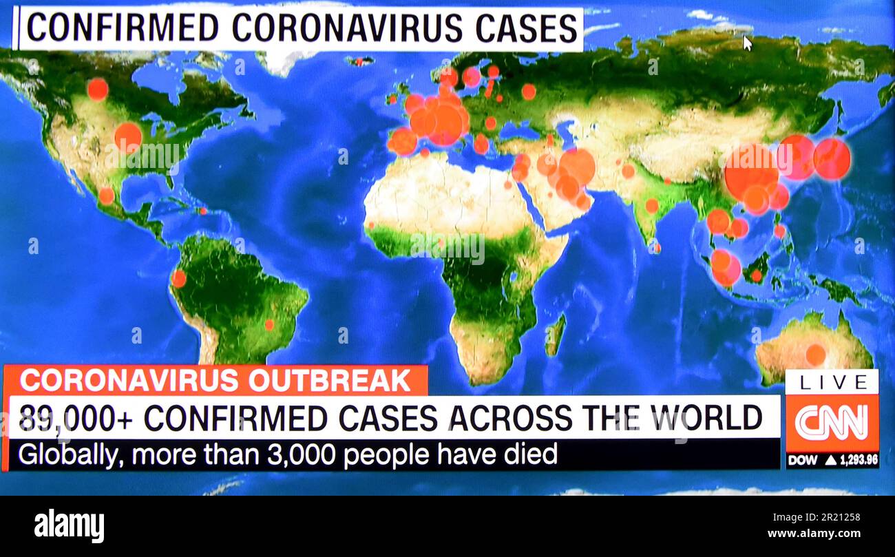 Un screengrab de CNN montrant le nombre croissant de personnes souffrant et mourant du coronavirus COVID-19 [lundi 02/03/2020]. Banque D'Images