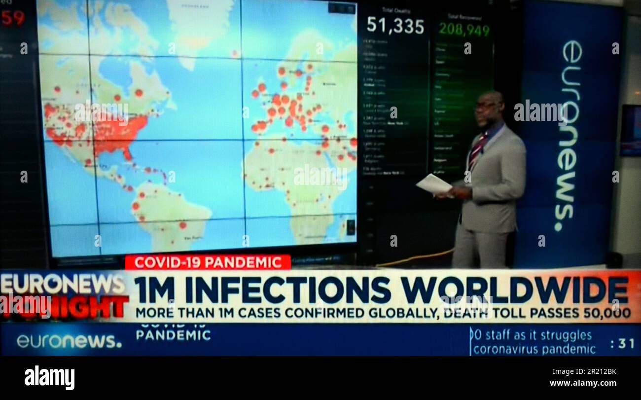 Un screengrab d'une émission de nouvelles sur Euronews représentant une carte montrant l'augmentation mondiale des infections dans le contexte de la pandémie du coronavirus COVID-19. [Jeudi 02/04/2020]. Banque D'Images
