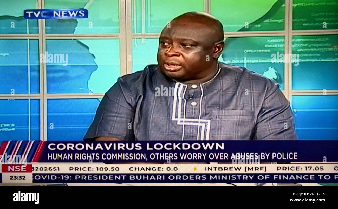 Un screengrab d'une émission de nouvelles sur TVC News, une chaîne de nouvelles nigériane, dans le contexte de la pandémie du coronavirus COVID-19. [Jeudi 02/04/2020]. Banque D'Images
