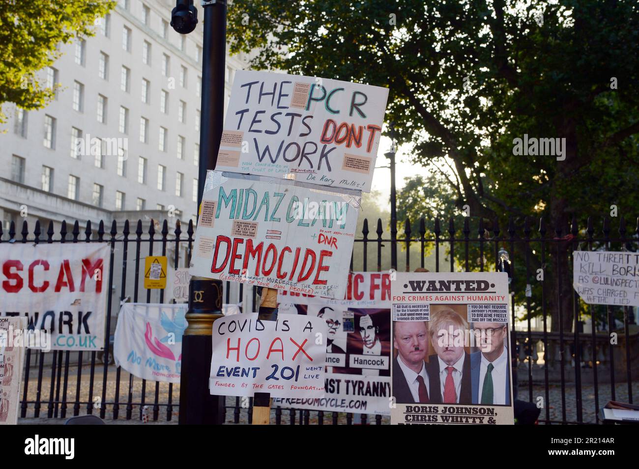 Les négationnistes et les théoriciens de la conspiration de la COVID protestent à Londres dans le contexte de la pandémie du coronavirus COVID-19. 2021. Banque D'Images