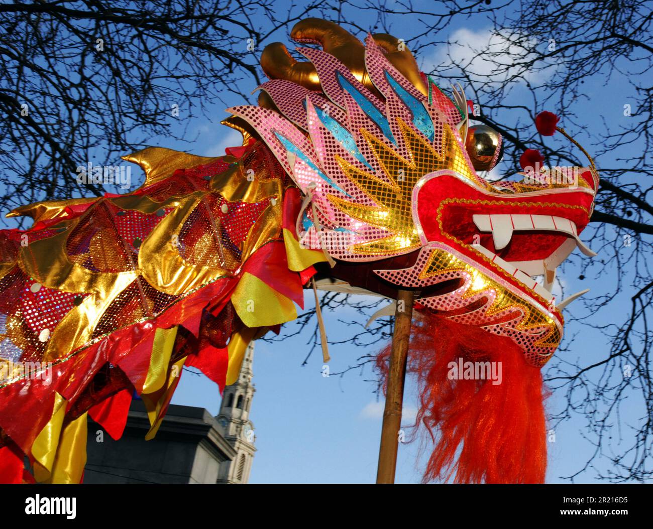 Danse du dragon pendant les célébrations du nouvel an chinois à Londres. Année du Cheval; 2014 Banque D'Images
