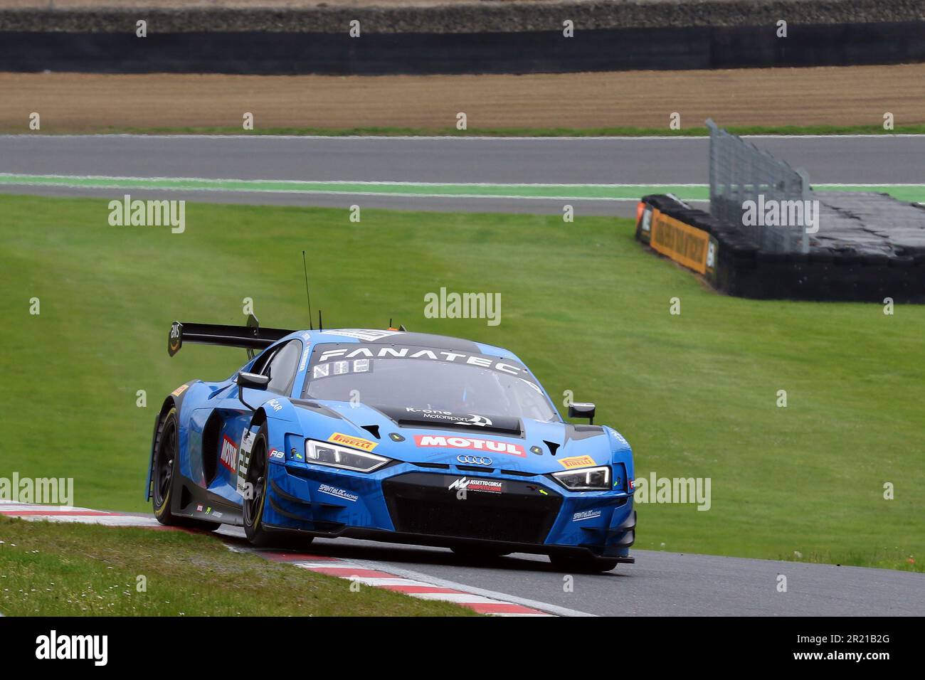 Patric Niederhauser - Sainteloc Junior Team - pilotant Audi R8 LMS evo II GT3 numéro 25 dans la coupe Sprint Europe du défi mondial GT 2023 chez Brands Hat Banque D'Images