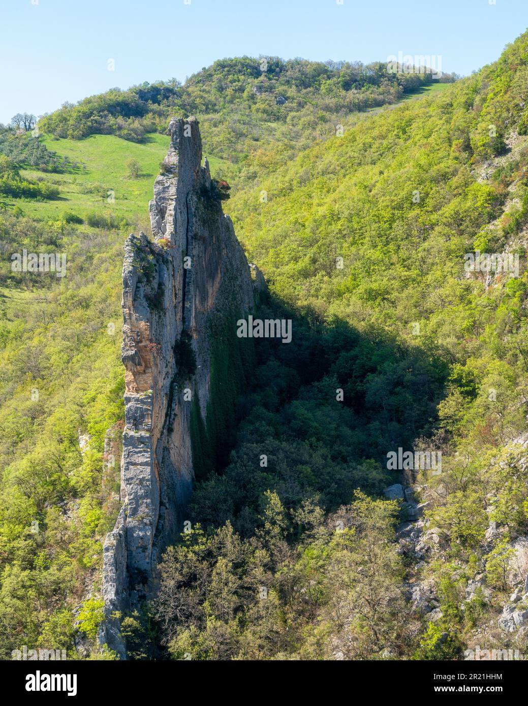 Formations rocheuses près de Pennadomo, beau village dans la province de Chieti, Abruzzo, centre de l'Italie. Banque D'Images