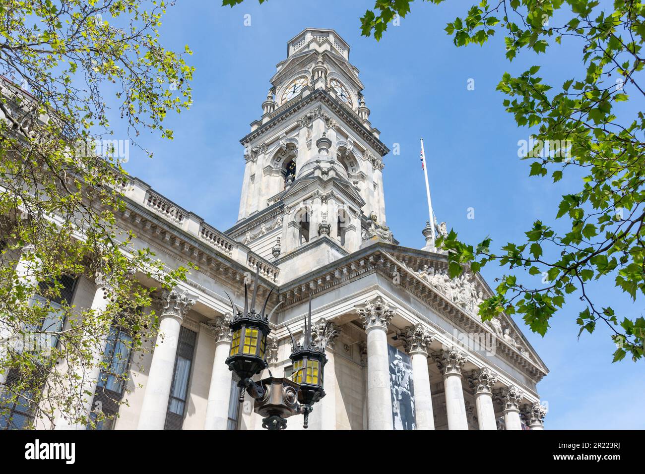 Tour de l'horloge, Portsmouth Guildhall, Guildhall Square, Portsmouth, Hampshire, Angleterre, Royaume-Uni Banque D'Images