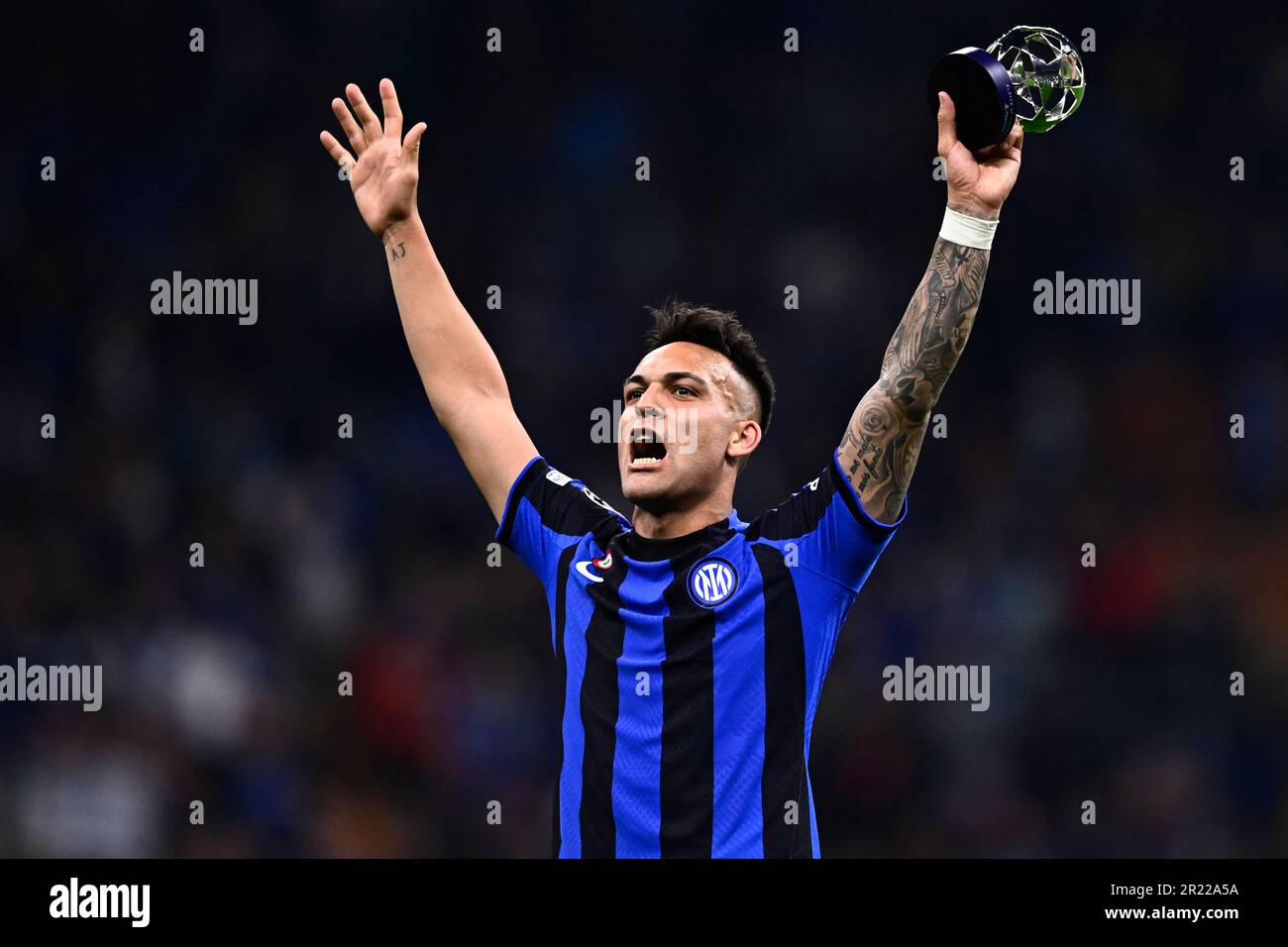 Milan, Italie. 16 mai 2023. Lautaro Martinez, du FC Internazionale, célèbre la victoire à la fin du match de football demi-finale de la Ligue des champions de l'UEFA entre le FC Internazionale et l'AC Milan. Credit: Nicolò Campo/Alay Live News Banque D'Images