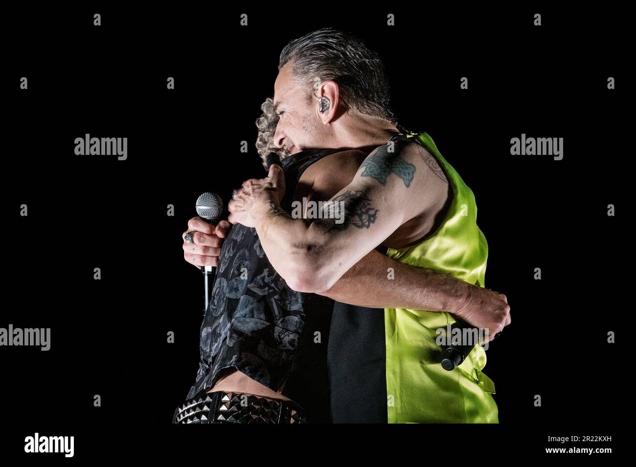 Depeche mode en direct à Amsterdam le 16 mai 2023, ouvrant leur tournée européenne Banque D'Images