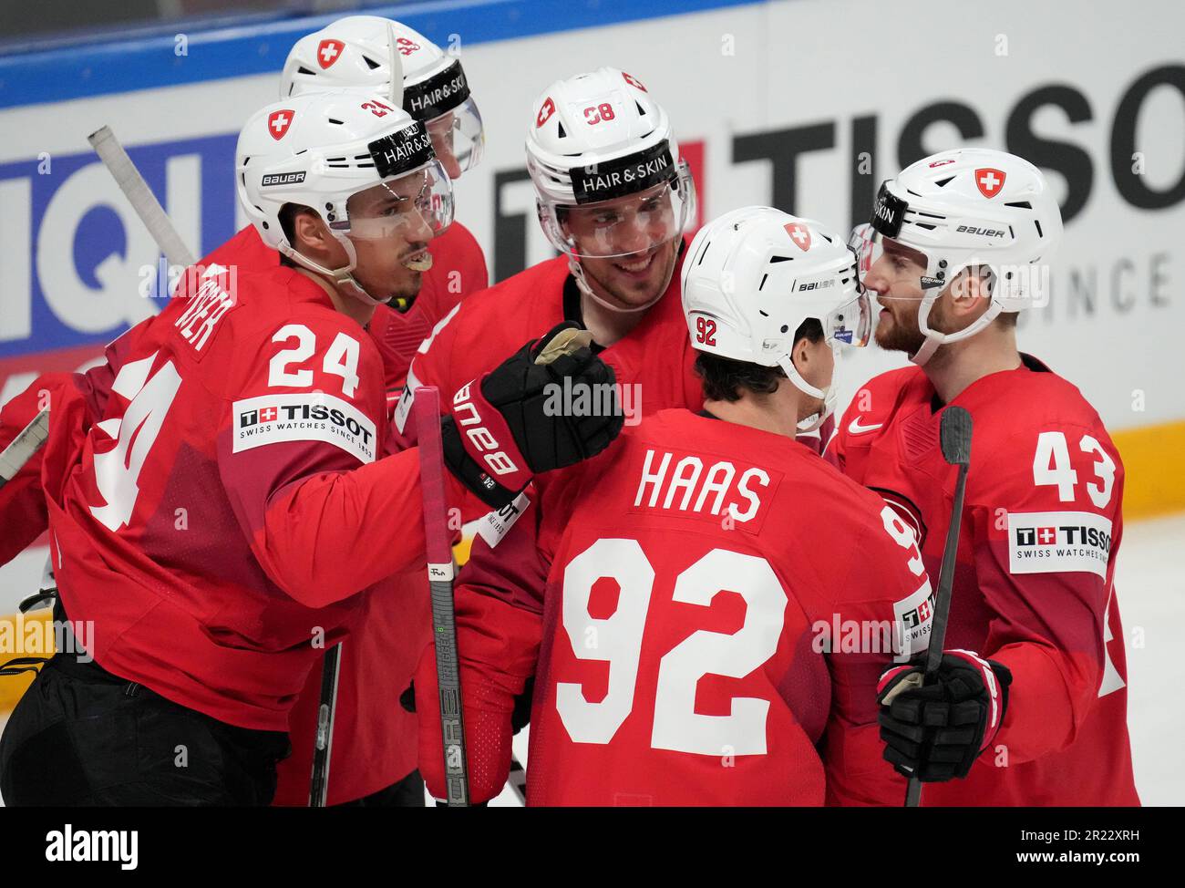 Riga, Lettonie. 16th mai 2023. Les joueurs suisses célèbrent un but lors du match du groupe B entre le Kazakhstan et la Suisse au Championnat du monde de hockey sur glace 2023 de l'IIHF à Riga, Lettonie, 16 mai 2023. Crédit: Edijs Palens/Xinhua/Alamy Live News Banque D'Images