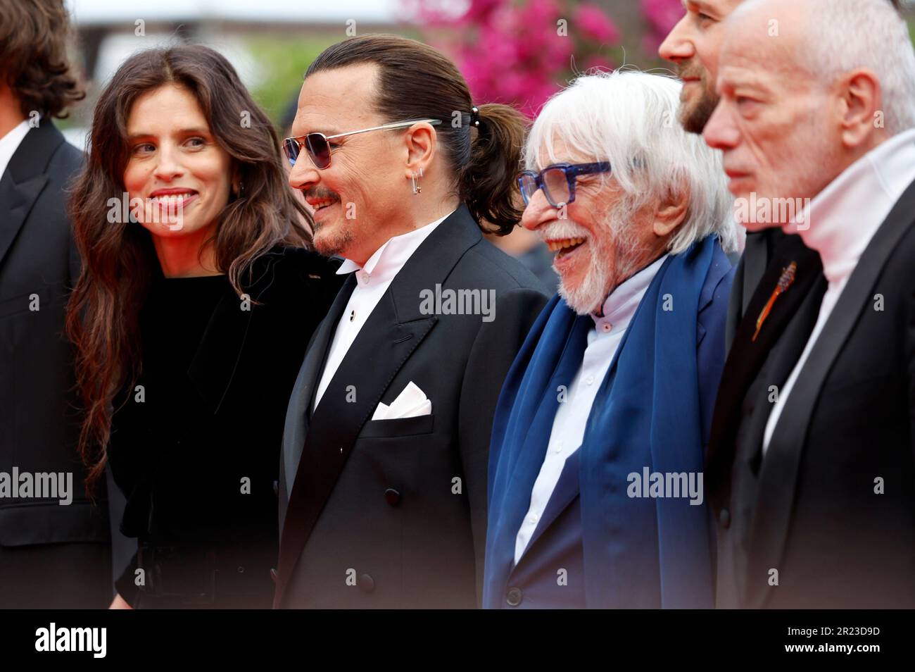 Cannes, Frankreich. 16th mai 2023. Maiwenn, Johnny Depp, Pierre Richard, Benjamin Lavernhe und Pascal Greggory BEI der Opening Ceremony mit der Premiere des Kinofilm 'Jeanne du Barry' auf dem Festival de Cannes 2023/76. Internationale Filmfestspiele von Cannes im Palais des Festivals. Cannes, 16.05.2023 crédit: Geisler-Fotopress GmbH/Alay Live News Banque D'Images