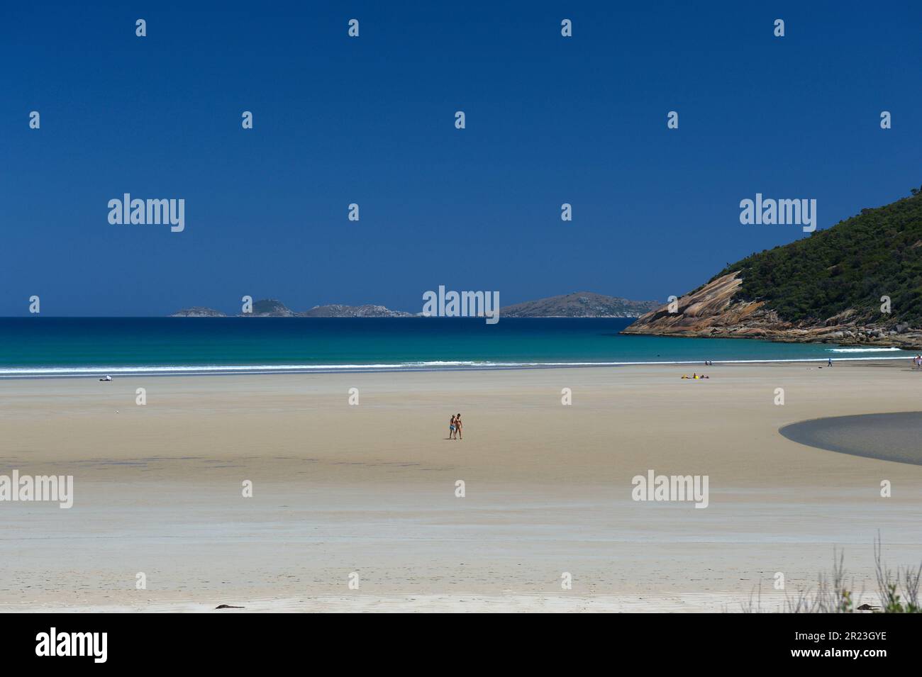 Norman Beach se trouve à Tidal Inlet, à l'extrémité sud du parc national Wilsons Promontory, à Victoria, en Australie. Ce n'est généralement pas si vide ! Banque D'Images