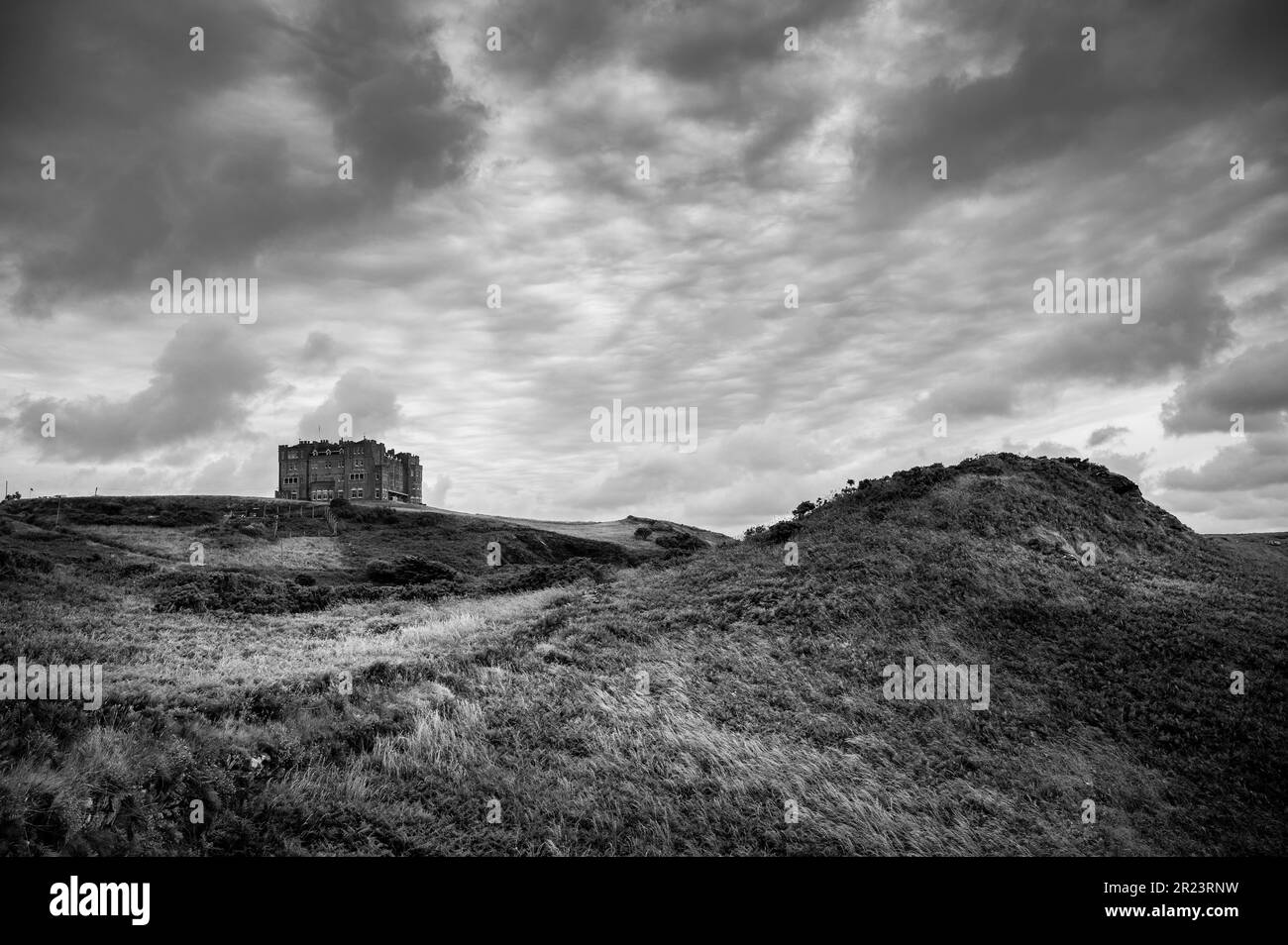 Vue sur le château de Tingtagel dans les Cornouailles Banque D'Images
