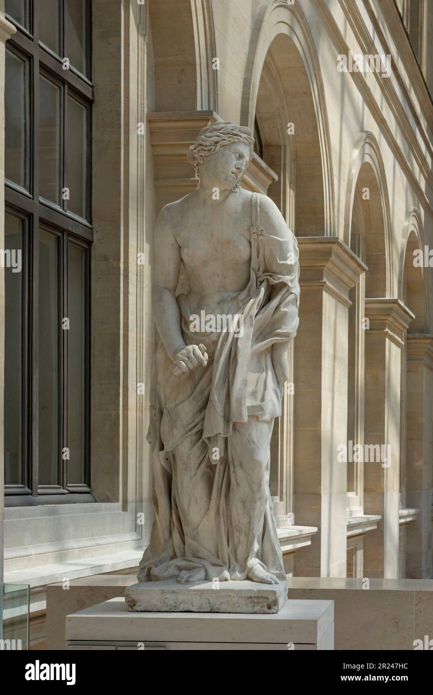 Paris, France - 05 13 2023 : Musée du Louvre. Sculpture Dido sculptée par Christophe Cochet Banque D'Images