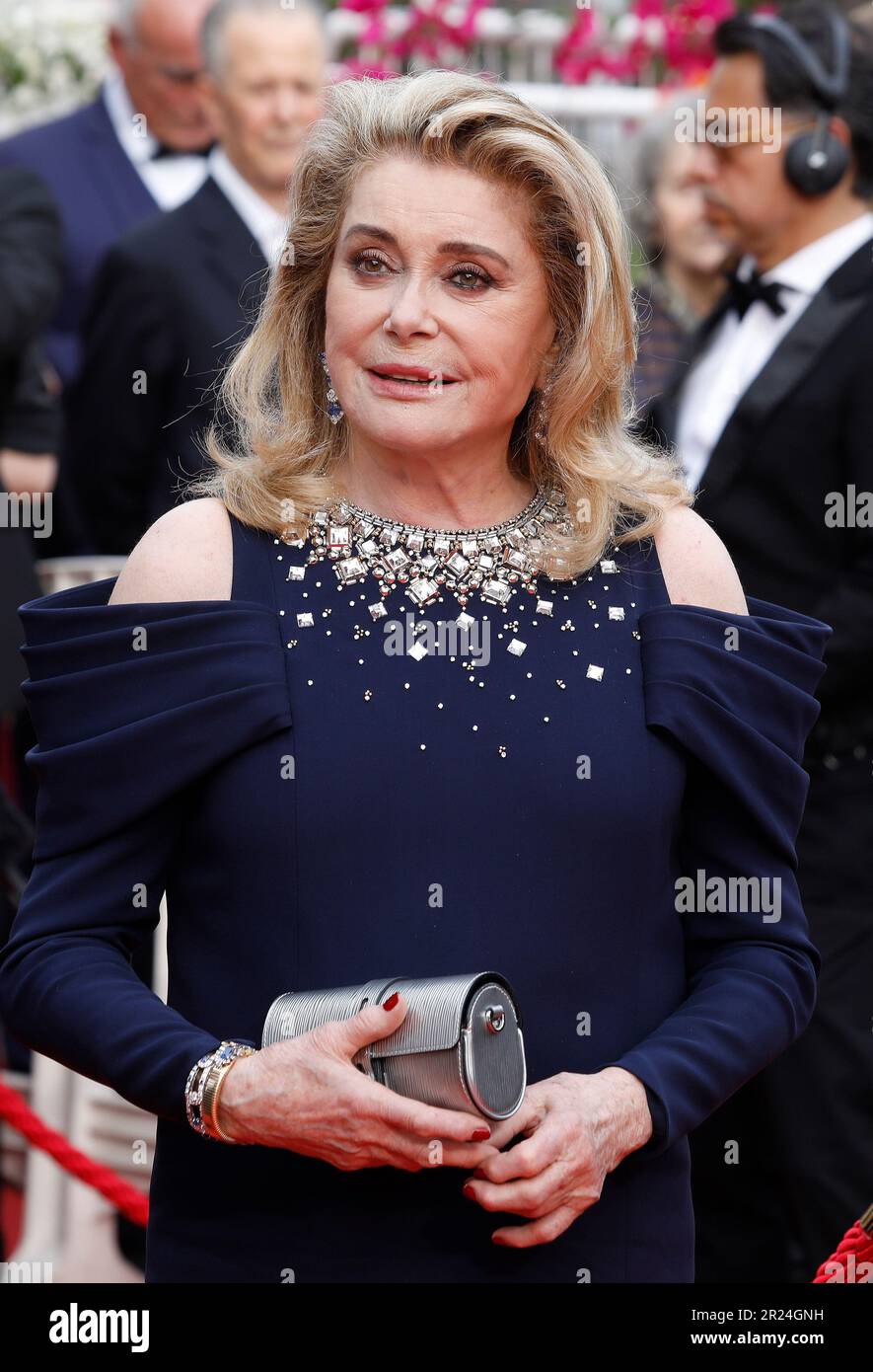 Catherine Deneuve assiste à la première et à la cérémonie d'ouverture de 'Jeanne du Barry' lors du Festival annuel du film de Cannes 76th sur 16 mai 2023 à Cannes, France. Crédit : DGP/imageSPACE/MediaPunch Banque D'Images