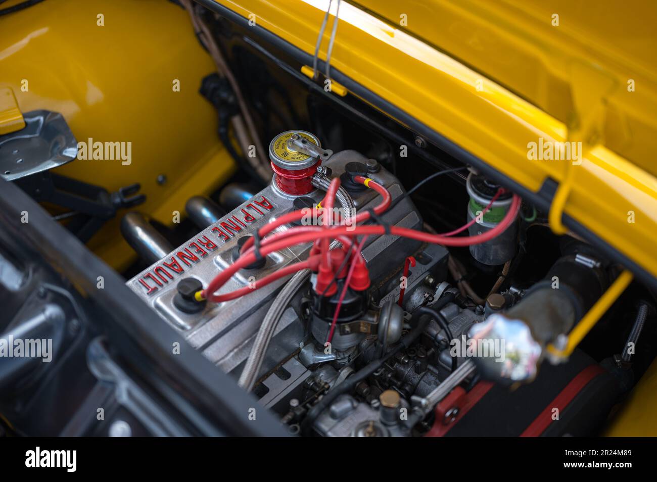 Détail du moteur Alpine Renault d'une Renault 8 TS Banque D'Images