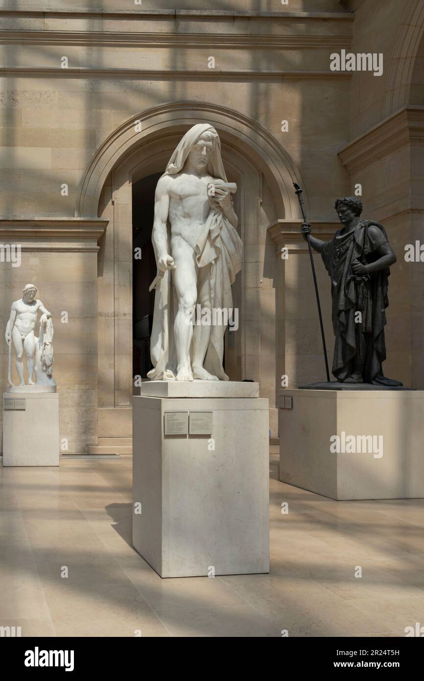 Paris, France - 05 13 2023 : Musée du Louvre. Cato d'Utica lisant le Phaedo avant de commettre le suicide par Jean-Baptiste Roman Banque D'Images