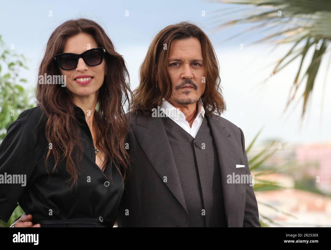 Cannes, France, 17th mai 2023. Directeur Maïwenn et Johnny Depp à l'appel photo pour le film Jeanne du Barry au Festival de Cannes 76th. Crédit photo: Doreen Kennedy / Alamy Live News. Banque D'Images