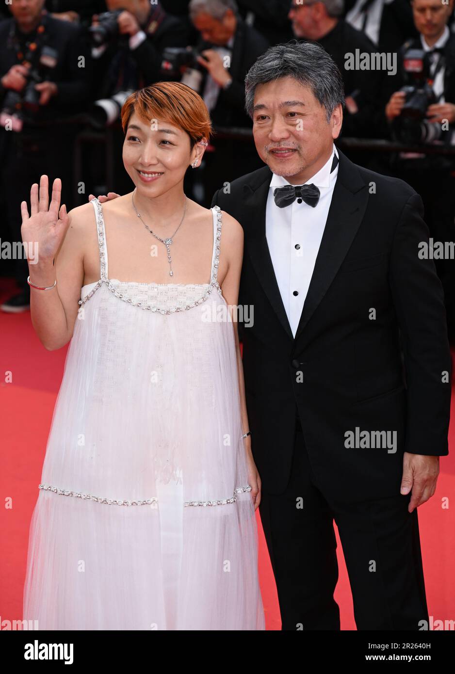 Cannes, France. 17th mai 2023. Cannes, France. 17 mai 2023. Hirokazu Kore-eda et Sakura Ando arrivent à la projection de gala de Monster, dans le cadre du Festival de Cannes 76th, Palais des Festival. Crédit : Doug Peters/Alamy Live News Banque D'Images Cannes, France. 17th mai 2023. Cannes, France. 17 mai 2023. Hirokazu Kore-eda et Sakura Ando arrivent à la projection de gala de Monster, dans le cadre du Festival de Cannes 76th, Palais des Festival. Crédit : Doug Peters/Alamy Live News Banque D'Images
