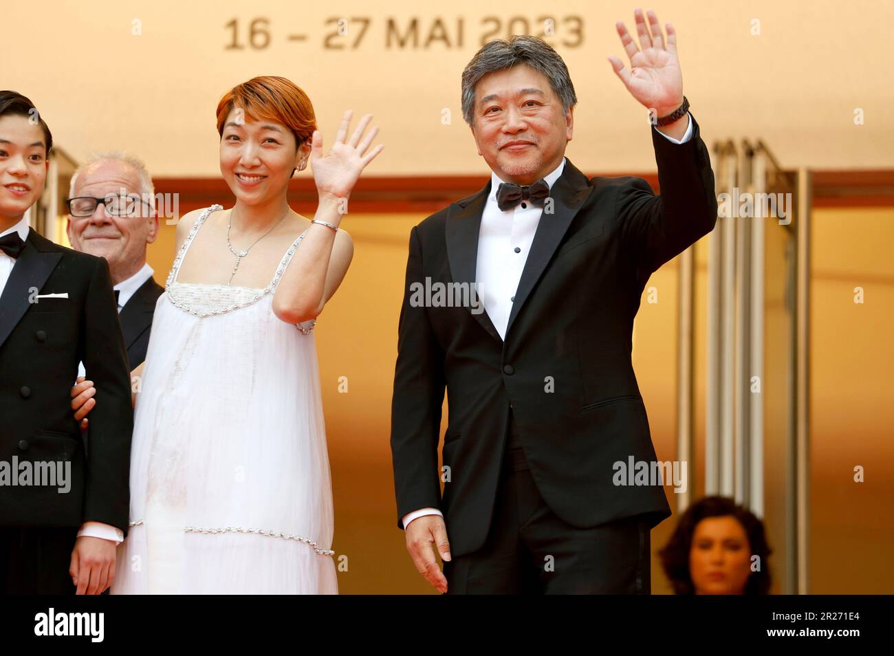 Cannes, Frankreich. 17th mai 2023. Sakura Ando und Hirokazu Kore-eda BEI der Premiere des Kinofilm 'Monster/Kaibutsu' auf dem Festival de Cannes 2023/76. Internationale Filmfestspiele von Cannes im Palais des Festivals. Cannes, 17.05.2023 crédit: Geisler-Fotopress GmbH/Alay Live News Banque D'Images Cannes, Frankreich. 17th mai 2023. Sakura Ando und Hirokazu Kore-eda BEI der Premiere des Kinofilm 'Monster/Kaibutsu' auf dem Festival de Cannes 2023/76. Internationale Filmfestspiele von Cannes im Palais des Festivals. Cannes, 17.05.2023 crédit: Geisler-Fotopress GmbH/Alay Live News Banque D'Images