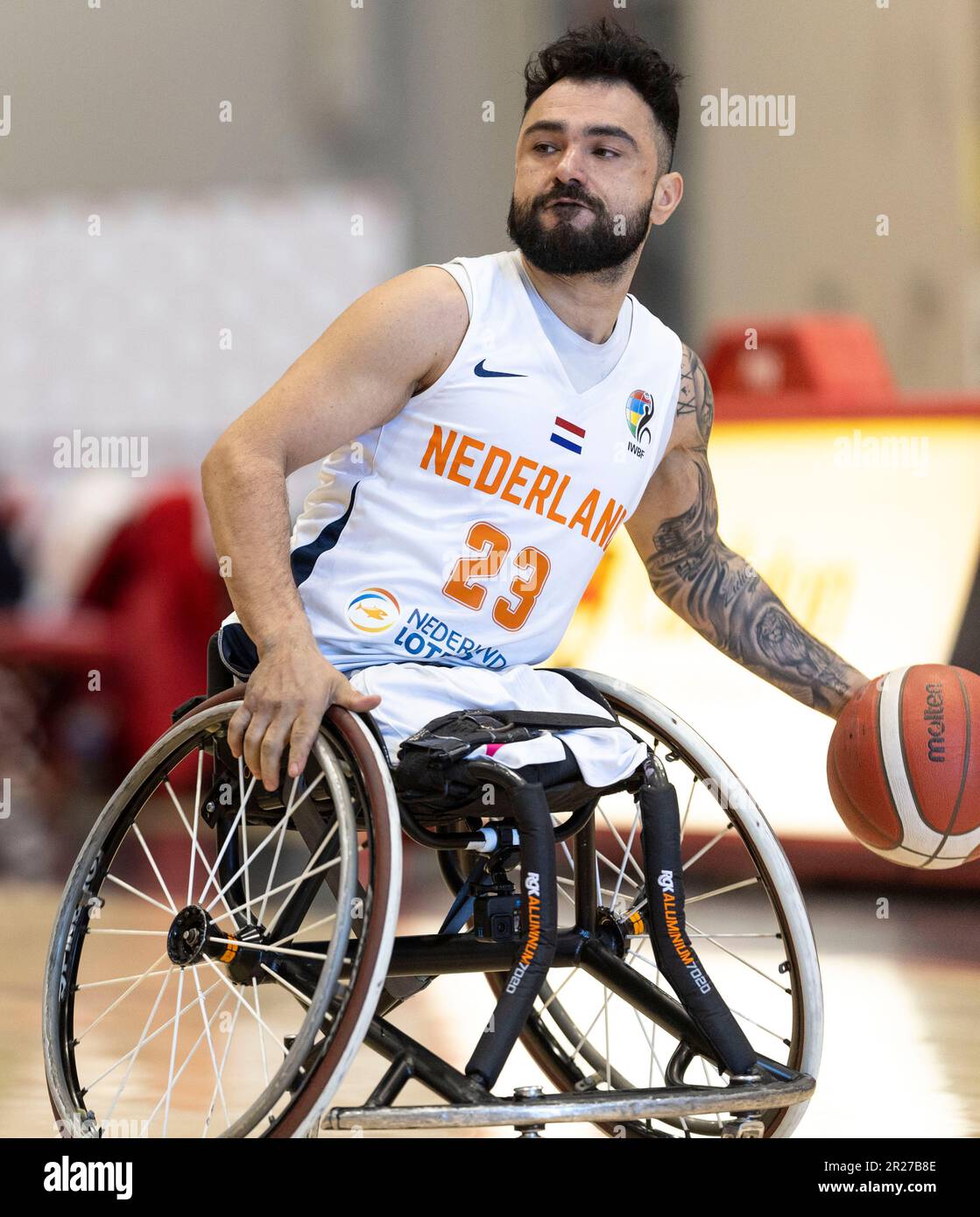 Ottawa, Canada. 17 mai 2023. Mustafa Kornaz (23), de l'équipe de basketball en fauteuil roulant des pays-Bas, dans le cadre de l'action de basketball en fauteuil roulant des hommes de l'équipe de développement du Canada, contre l'équipe nationale des pays-Bas, dans le cadre du tournoi d'Ottawa sur invitation de l'Université Carleton. Copyright Sean Burges 2023 / Mundo Sport Images / Alamo Live News. Banque D'Images