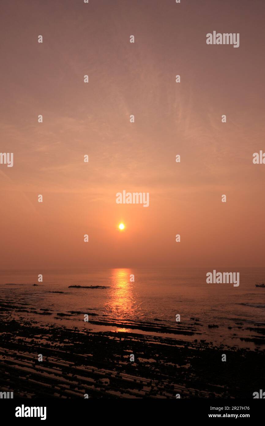 Mer, soleil du matin et Horikiritoge Banque D'Images