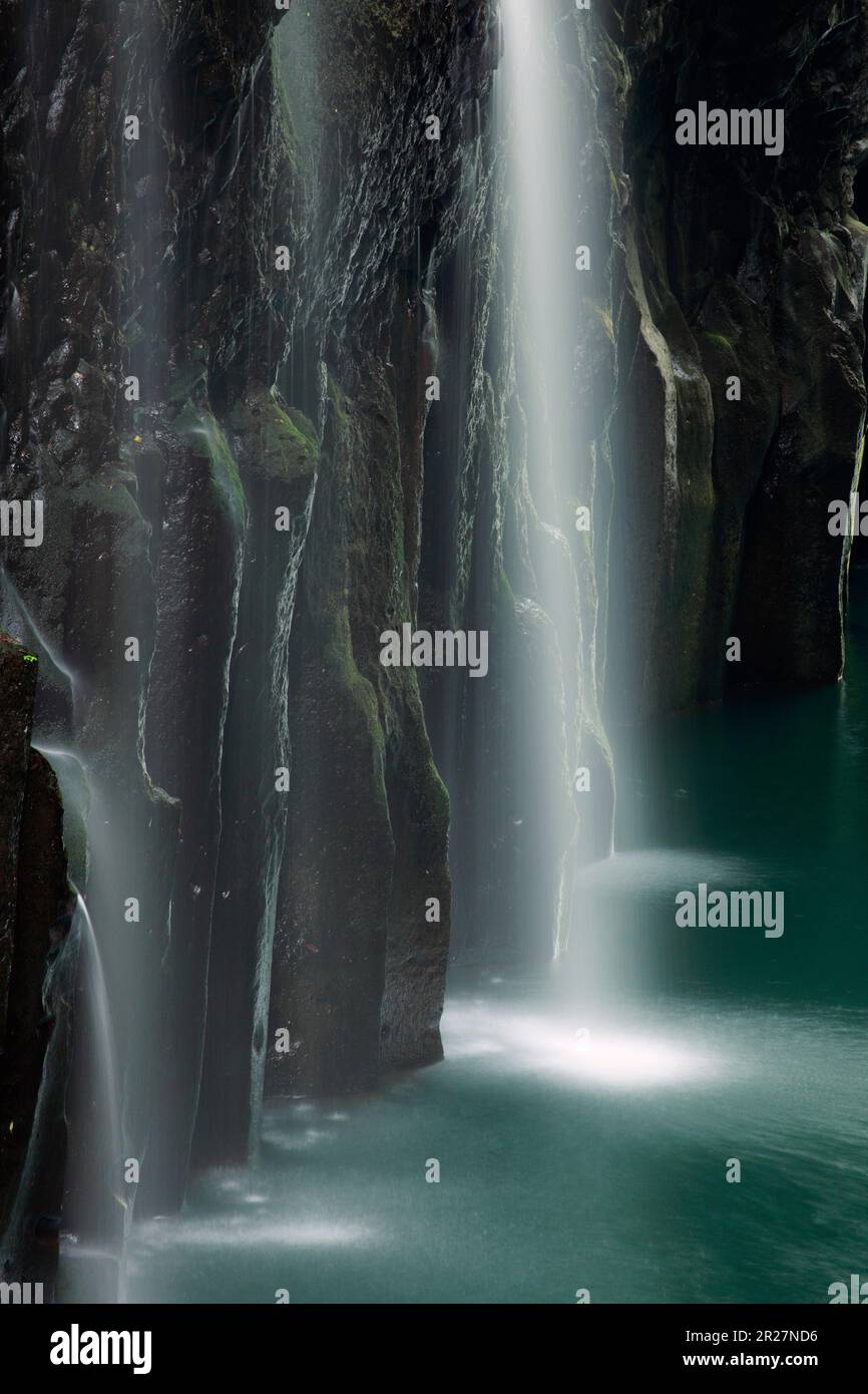 Manai pas de chute d'eau de Taki, gorge de Takachiho Banque D'Images