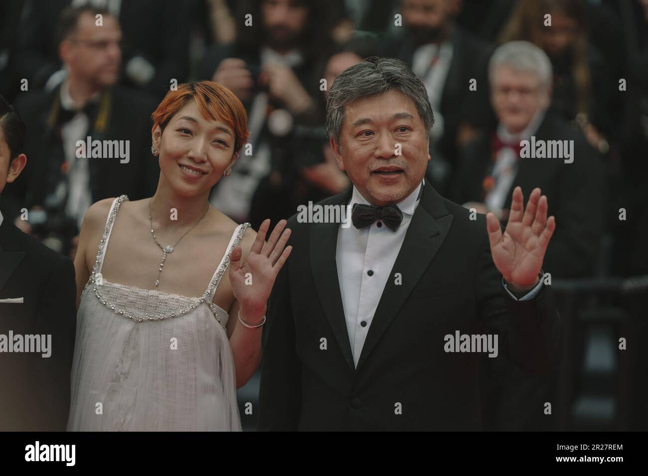 (G-D) Sakura Ando et Directeur Hirokazu Kore-eda assistent au tapis rouge 'Monster' lors du festival annuel de Cannes 76th au Palais des Festivals sur 17 mai 2023 à Cannes, France (photo de Luca Carlino/NurPhoto) crédit: NurPhoto SRL/Alay Live News Banque D'Images (G-D) Sakura Ando et Directeur Hirokazu Kore-eda assistent au tapis rouge 'Monster' lors du festival annuel de Cannes 76th au Palais des Festivals sur 17 mai 2023 à Cannes, France (photo de Luca Carlino/NurPhoto) crédit: NurPhoto SRL/Alay Live News Banque D'Images