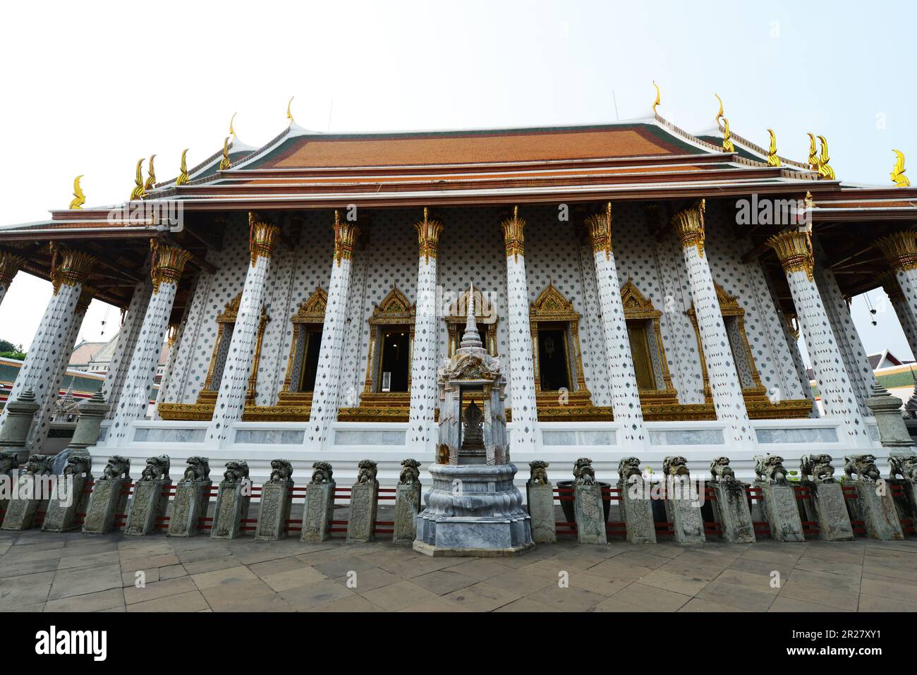 Le Hall d'ordination à Wat Arun (Temple de l'Aube) à Bangkok, Thaïlande. Banque D'Images