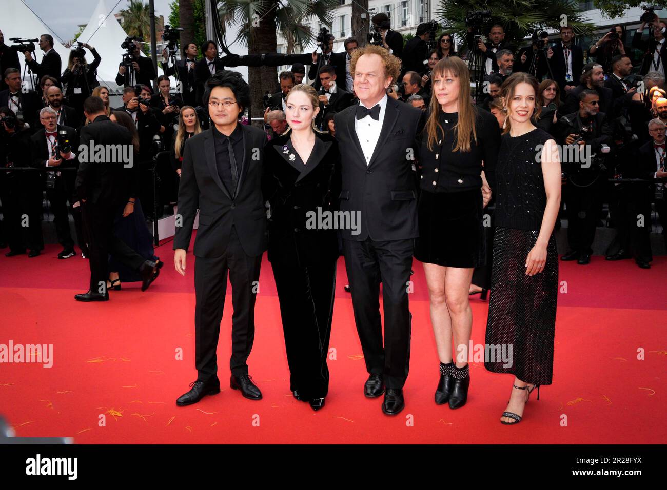 Cannes, France. 17th mai 2023. Les membres du jury un certain regard Emilie Dequenne, Davy Chou, Président du jury John C. Reilly, Alice Winocour et Paula Beer assistent au tapis rouge 'Monster' lors du festival annuel de Cannes 76th au Palais des Festivals sur 17 mai 2023 à Cannes, France. (Photo de Daniele Cifala/NurPhoto) Credit: NurPhoto SRL/Alay Live News Banque D'Images