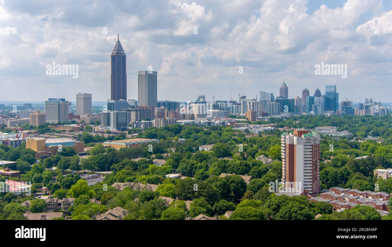 Le centre-ville et le centre-ville d'Atlanta depuis le pont Jackson Street Bridge Banque D'Images