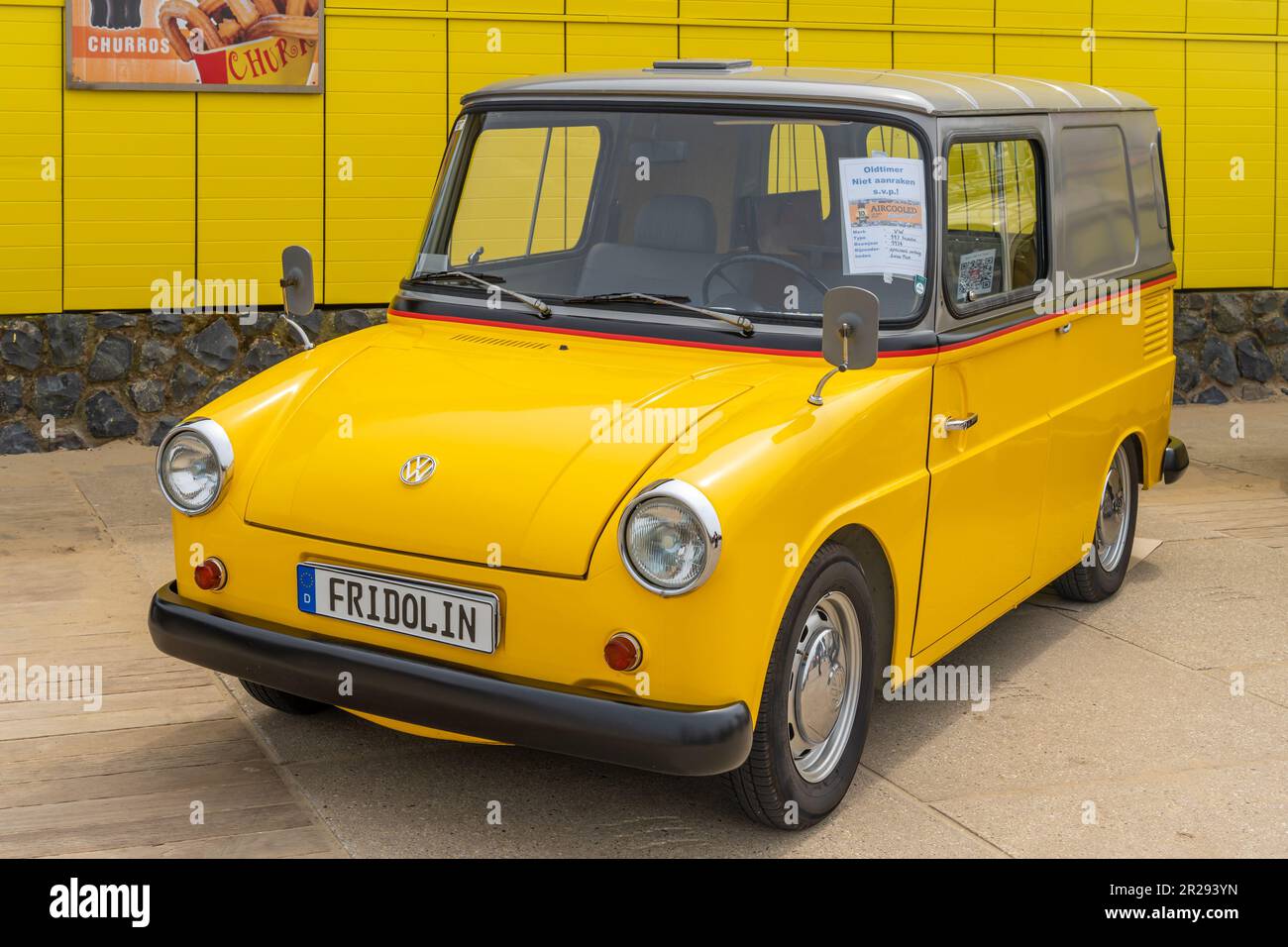 Scheveningen, pays-Bas, 14.05.2023, Retro Volkswagen Type 147 Kleinlieferwagen, connu de manière informelle sous le nom de Fridolin, au salon automobile classique d'Aircooler Banque D'Images