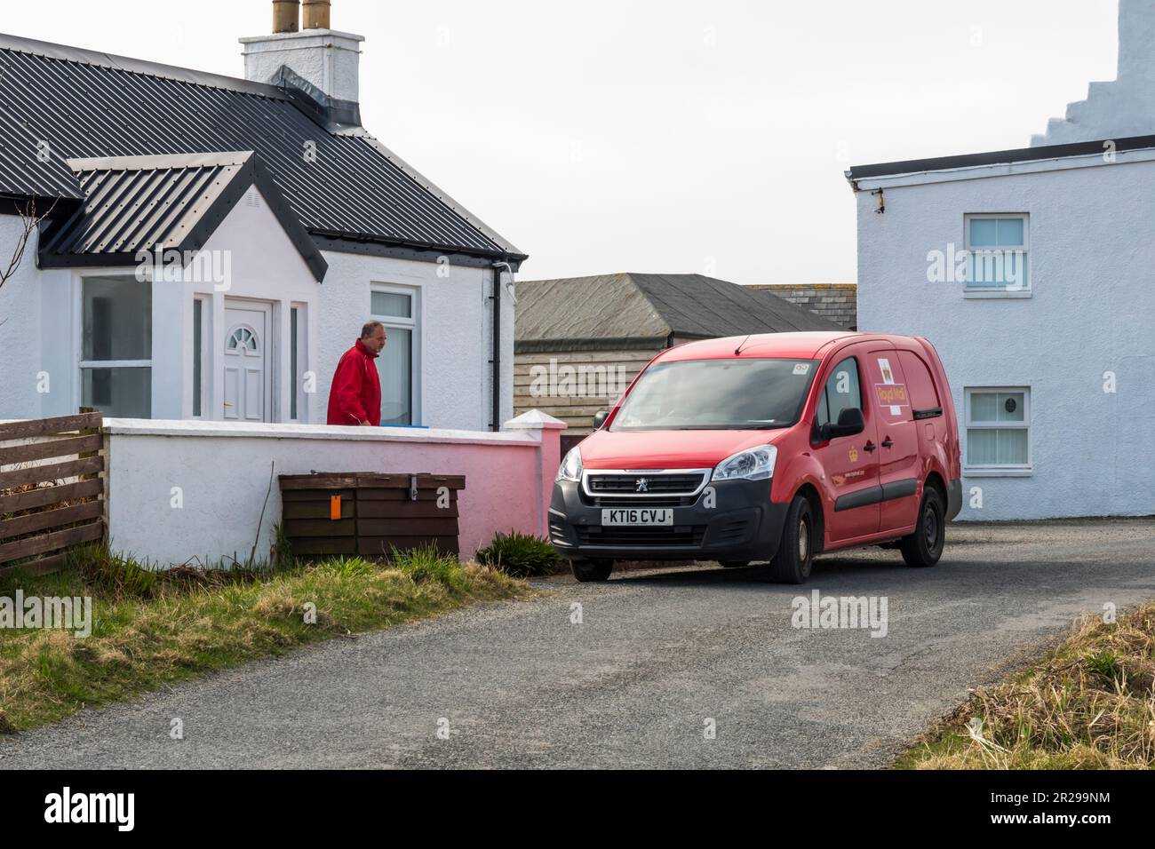 Poste livrant aux maisons du petit village de Burravoe à l'extrémité sud de Yell, Shetland. Banque D'Images