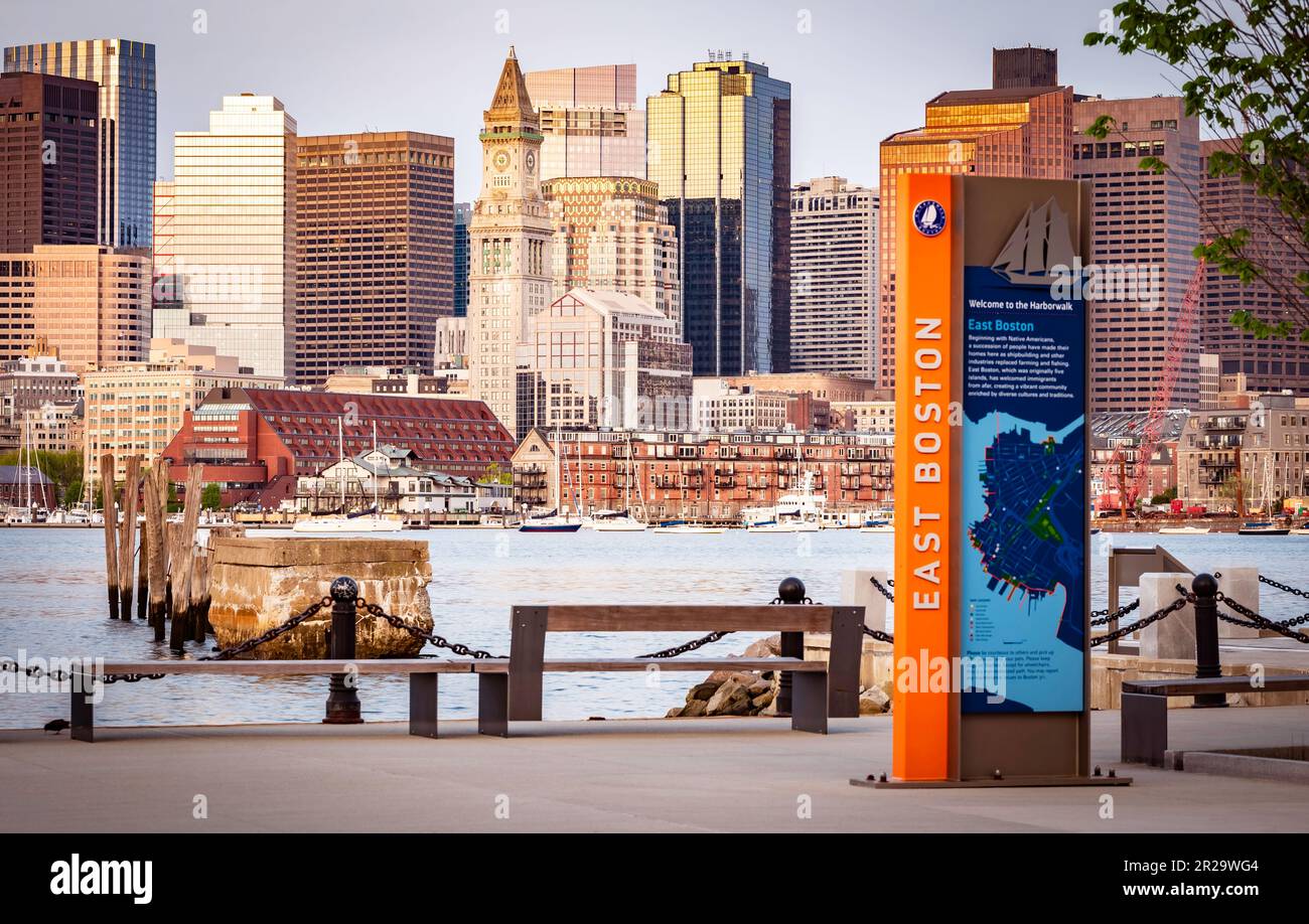 Boston vu de l'est de Boston, de l'autre côté de la Manche Banque D'Images