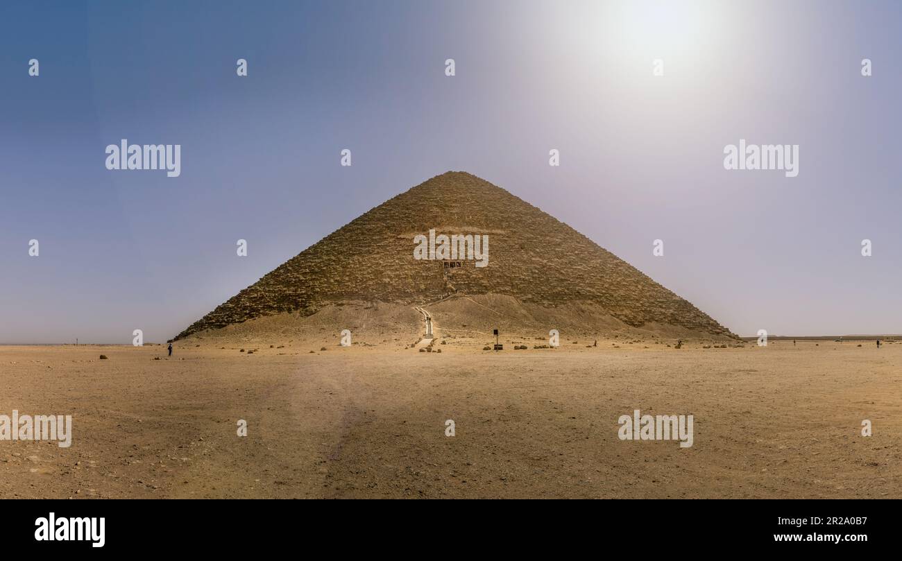 La pyramide rouge dans la nécropole de Dahschur, Égypte Banque D'Images