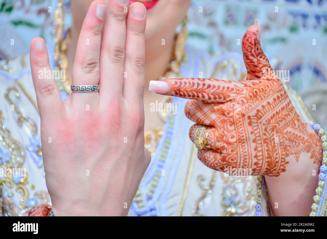 Henné Tattoo sur la main de Bride.mariage henné Banque D'Images