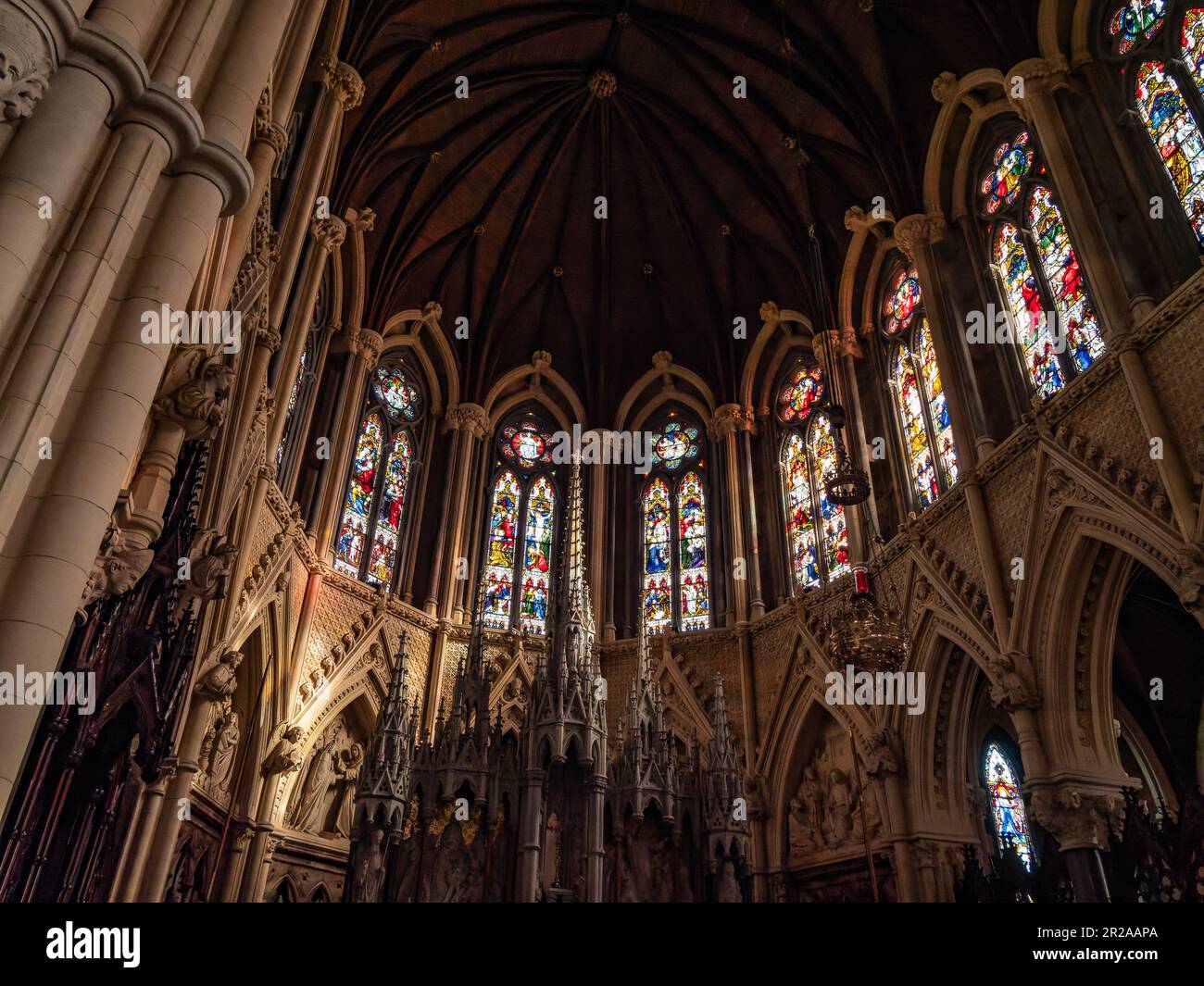 Vitraux et décoration intérieure de la cathédrale Saint-Colman, Cobh. Vue intérieure sur la cathédrale Banque D'Images