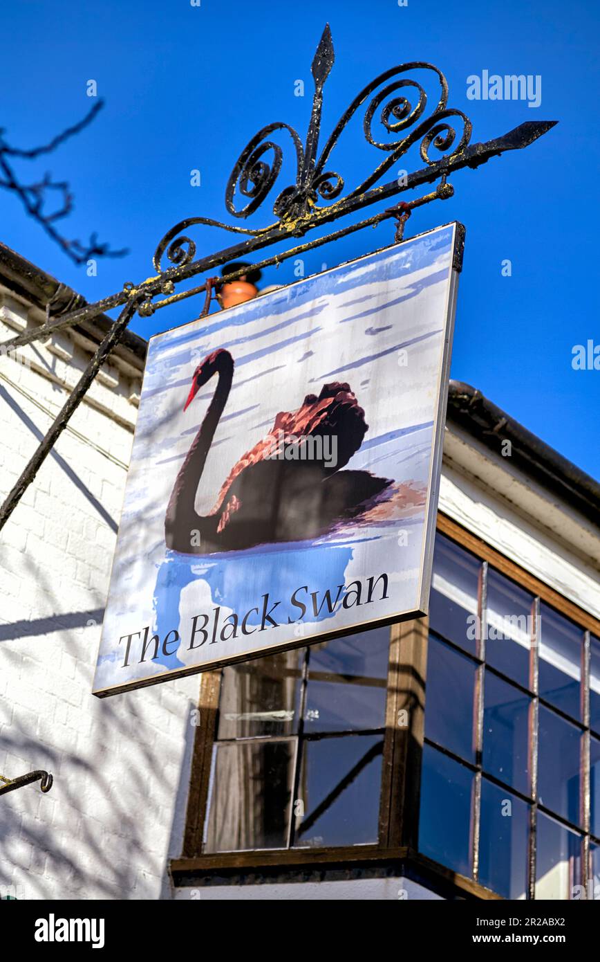 The Black Swan public House, Stratford upon Avon, Angleterre, Royaume-Uni, également connu sous le nom de pub The Dirty Duck. Banque D'Images