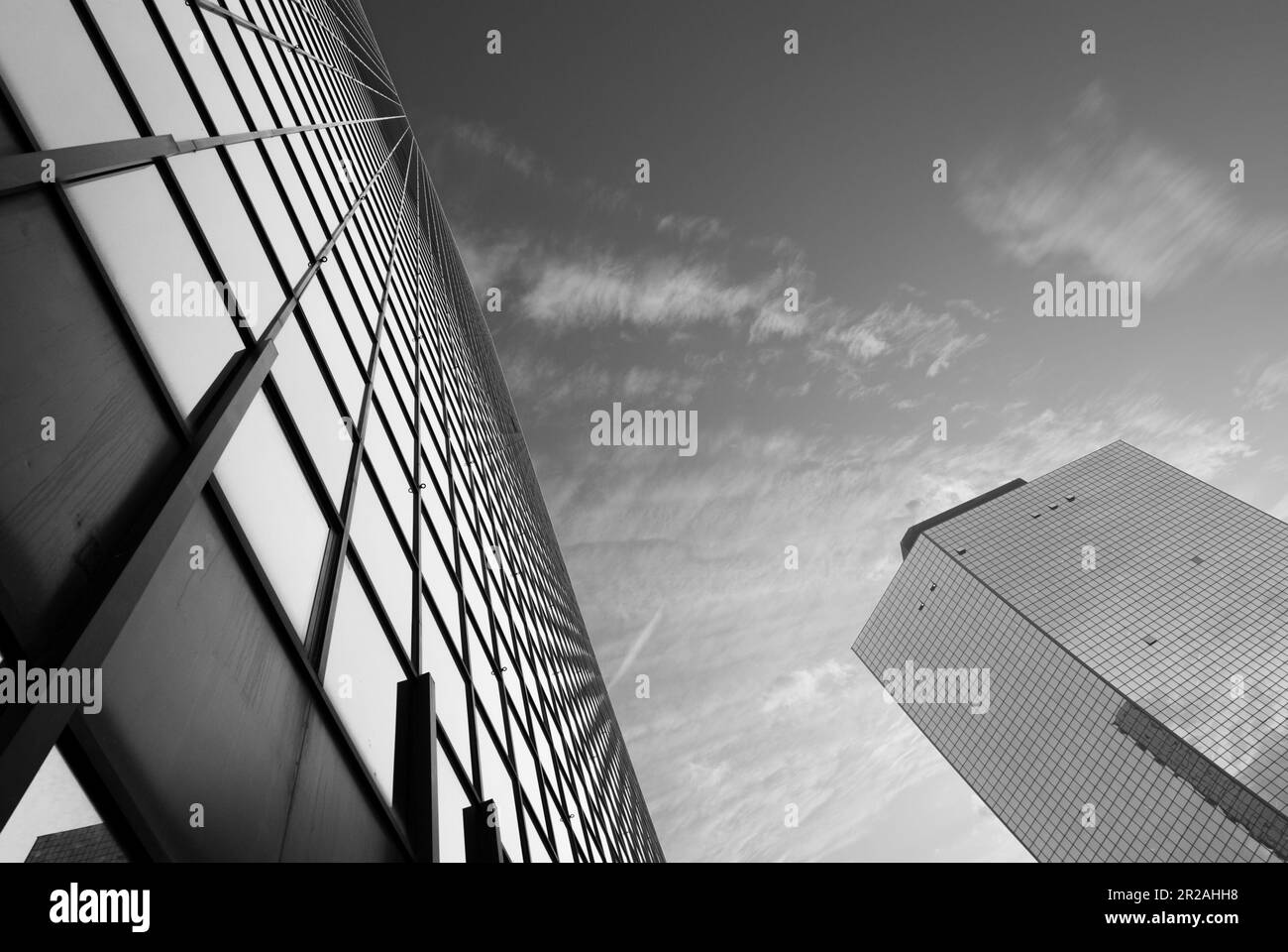 Photographie en noir et blanc de gratte-ciel à Naples, Italie Banque D'Images