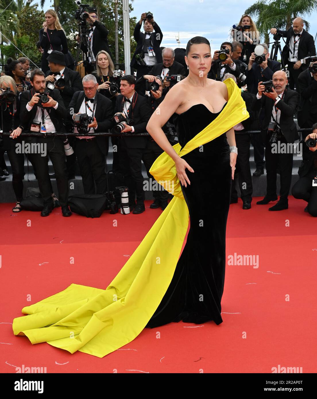 Cannes, France. 18th mai 2023. CANNES, FRANCE. 18 mai 2023: Adriana Lima à la première de l'Indiana Jones et le cadran du destin au Festival de Cannes 76th. Crédit photo : Paul Smith/Alamy Live News Banque D'Images