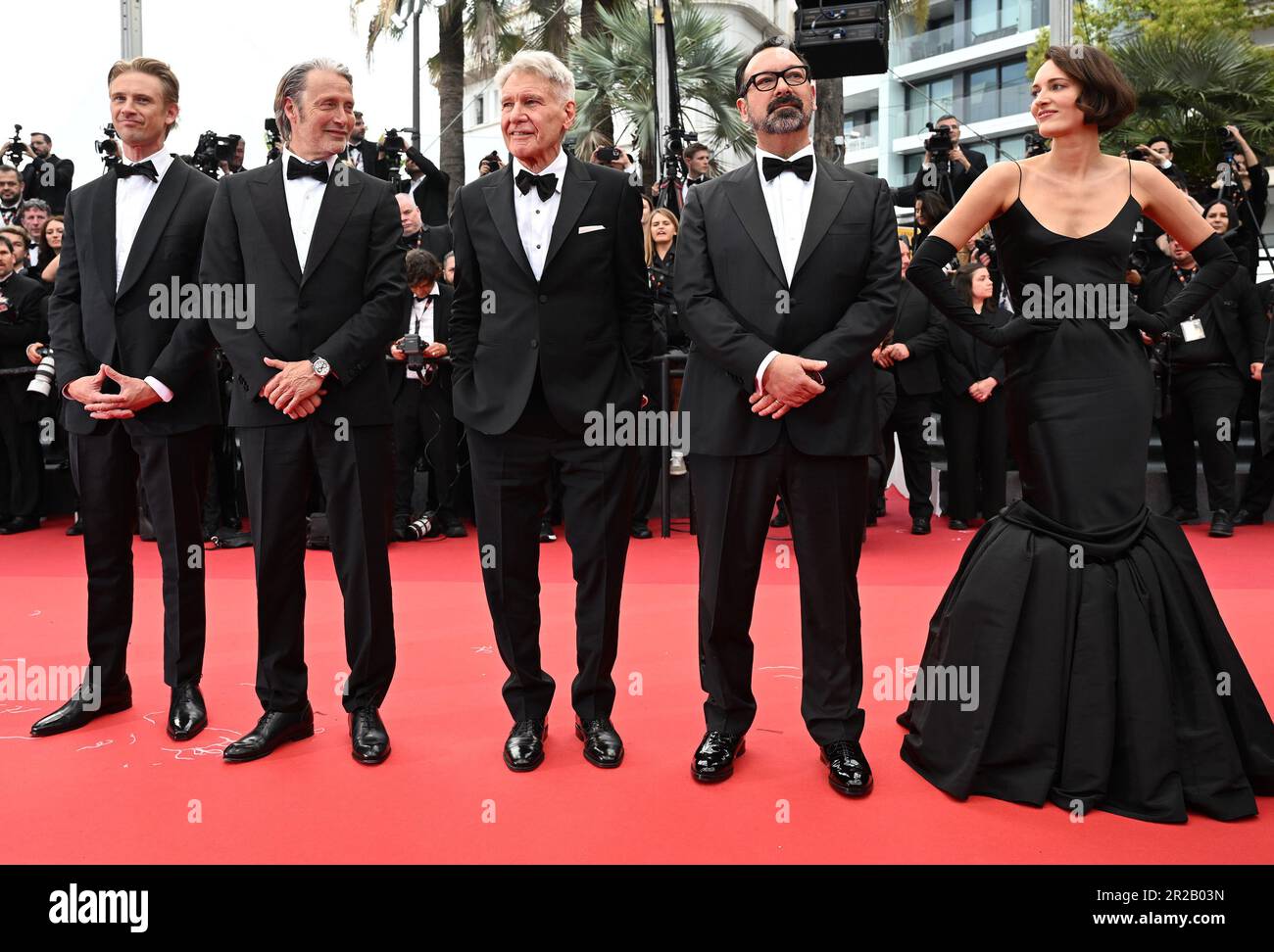 Cannes, France. 18th mai 2023. L'acteur danois Mads Mikkelsen, l'actrice britannique Phoebe Waller- Bridge, les acteurs américains Boyd Holbrook, Harrison Ford et le réalisateur James Mangold assistent jeudi à la première de l'Indiana Jones et du Dial of Destiny au Festival de Cannes 76th au Palais des Festivals de Cannes, en France, à 18 mai 2023. Photo de Rune Hellestad/ Credit: UPI/Alay Live News Banque D'Images