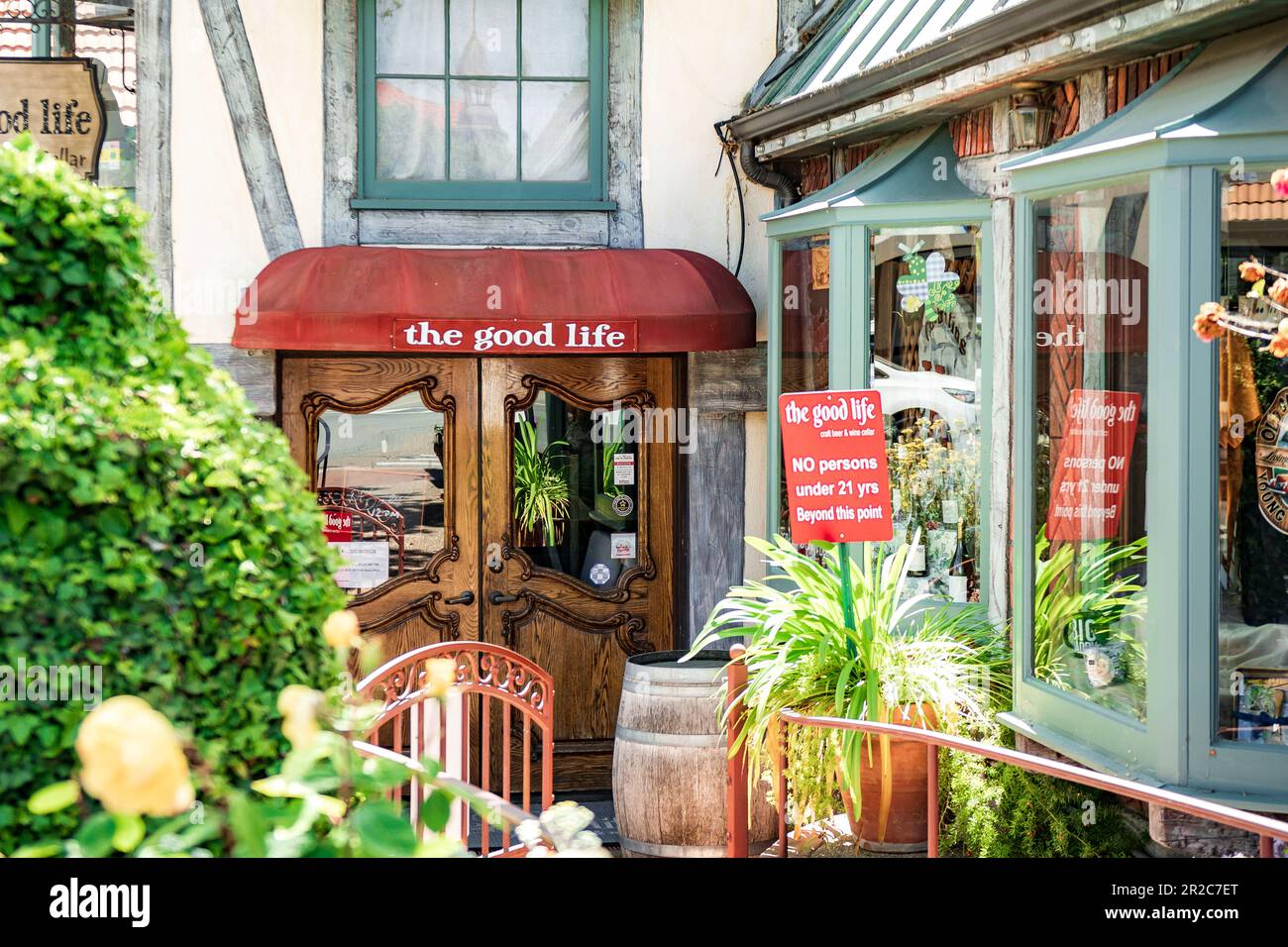 Solvang est une ville de la vallée Santa Ynez, dans le sud de la Californie. Il est connu pour son architecture de style danois et ses nombreuses caves de vinification. Banque D'Images